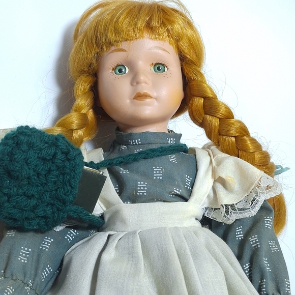 Anne of Green Gables Treasury Edition Porcelain Doll - Picture 3 of 9